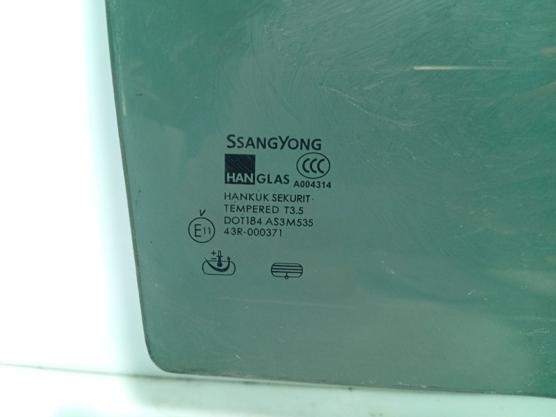 Recambio de luna trasera derecha para ssangyong rodius i 2.7 xdi referencia OEM IAM 7332121010  