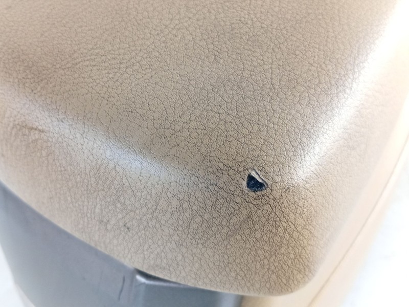 Recambio de consola central para ssangyong rodius i 2.7 xdi referencia OEM IAM   