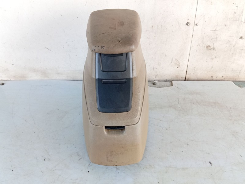 Recambio de consola central para ssangyong rodius i 2.7 xdi referencia OEM IAM   