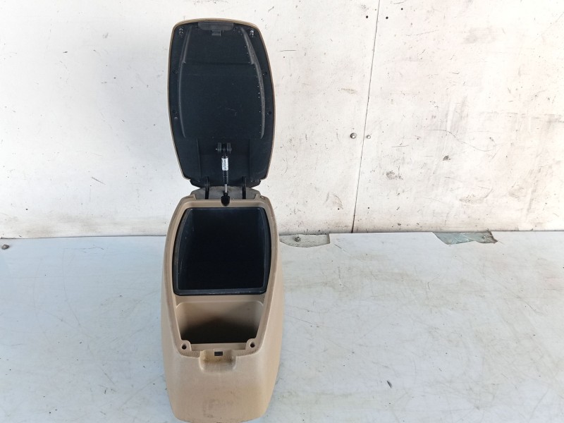 Recambio de consola central para ssangyong rodius i 2.7 xdi referencia OEM IAM   