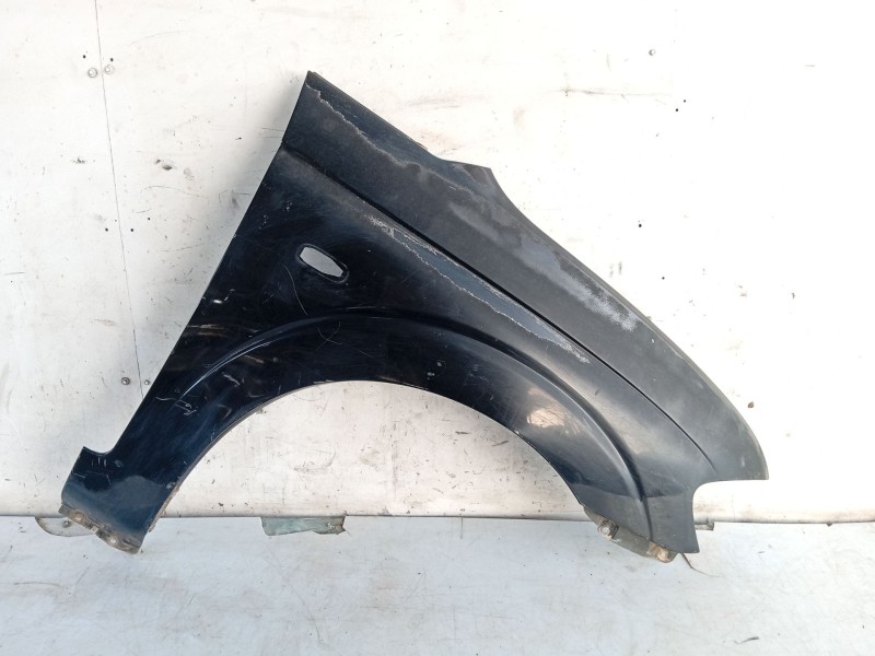 Recambio de aleta delantera derecha para ssangyong rodius i 2.7 xdi referencia OEM IAM   