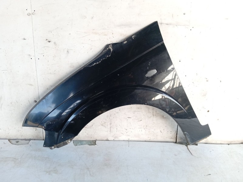 Recambio de aleta delantera izquierda para ssangyong rodius i 2.7 xdi referencia OEM IAM 5181121000  