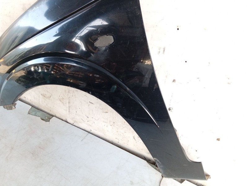 Recambio de aleta delantera izquierda para ssangyong rodius i 2.7 xdi referencia OEM IAM 5181121000  