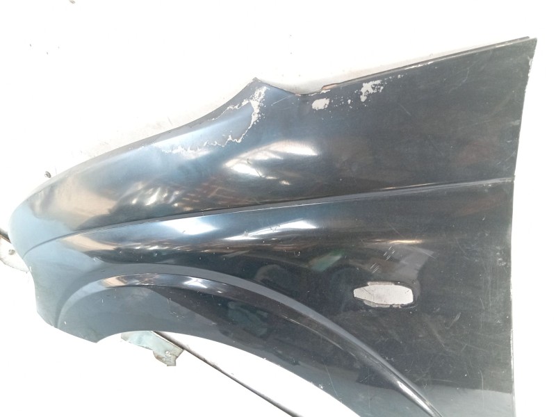 Recambio de aleta delantera izquierda para ssangyong rodius i 2.7 xdi referencia OEM IAM 5181121000  