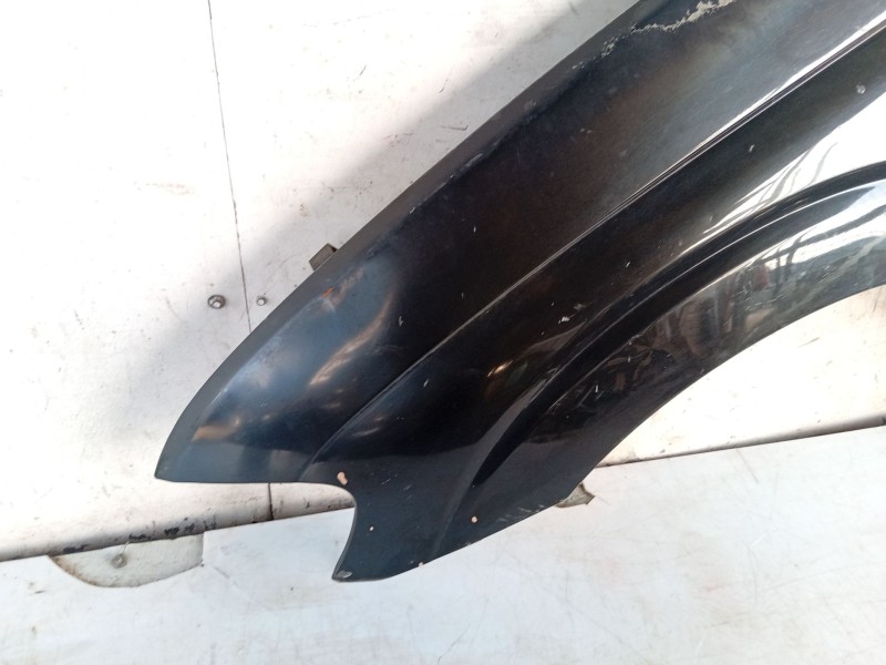 Recambio de aleta delantera izquierda para ssangyong rodius i 2.7 xdi referencia OEM IAM 5181121000  
