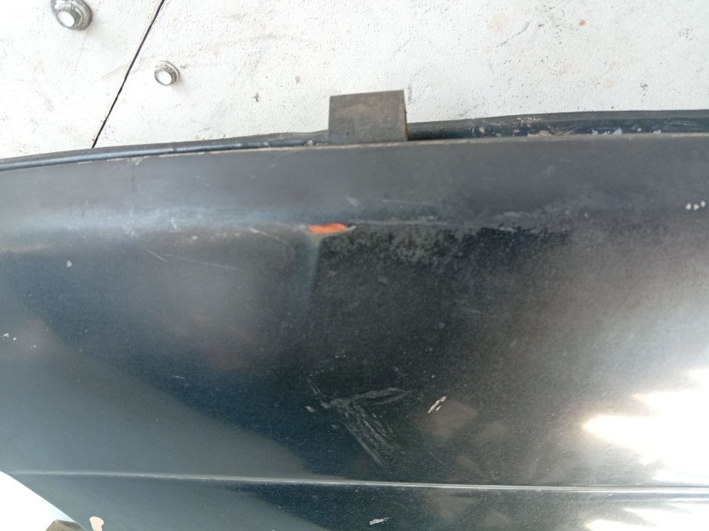 Recambio de aleta delantera izquierda para ssangyong rodius i 2.7 xdi referencia OEM IAM 5181121000  