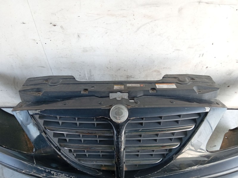 Recambio de paragolpes delantero para ssangyong rodius i 2.7 xdi referencia OEM IAM 7871A21200X  