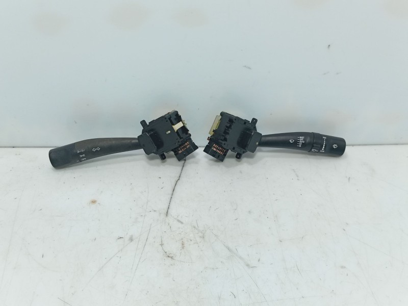 Recambio de mando volante para ssangyong rodius i 2.7 xdi referencia OEM IAM 8591A21140  