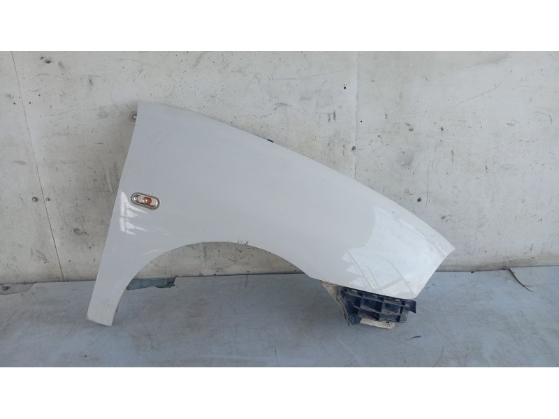 Recambio de aleta delantera derecha para seat ibiza iii (6l1) 1.4 16v referencia OEM IAM 6L0821022C  