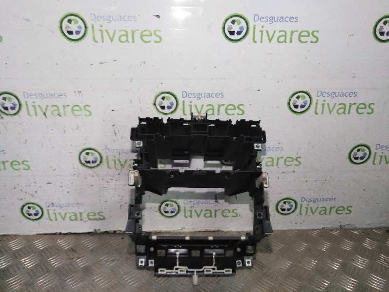 Recambio de no identificado para  referencia OEM IAM 8P0858005B CONSOLA CENTRL RADIO 