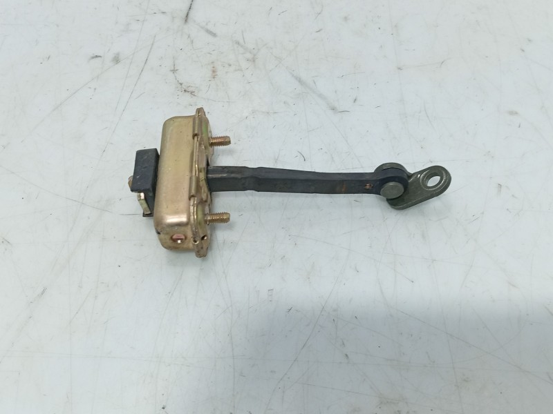 Recambio de retenedor puerta para ssangyong rodius i 2.7 xdi referencia OEM IAM   