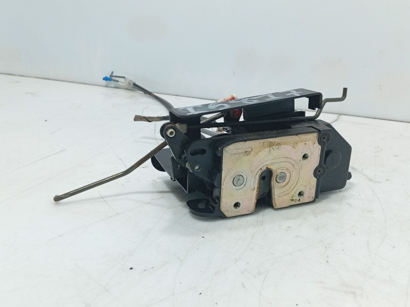 Recambio de cerradura puerta delantera izquierda para ssangyong rodius i 2.7 xdi referencia OEM IAM 7121021024  