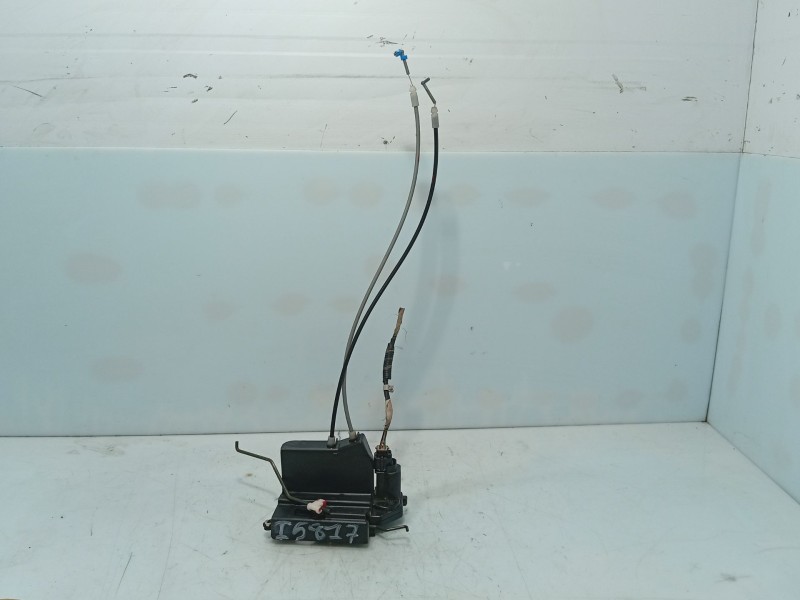 Recambio de cerradura puerta delantera izquierda para ssangyong rodius i 2.7 xdi referencia OEM IAM 7121021024  