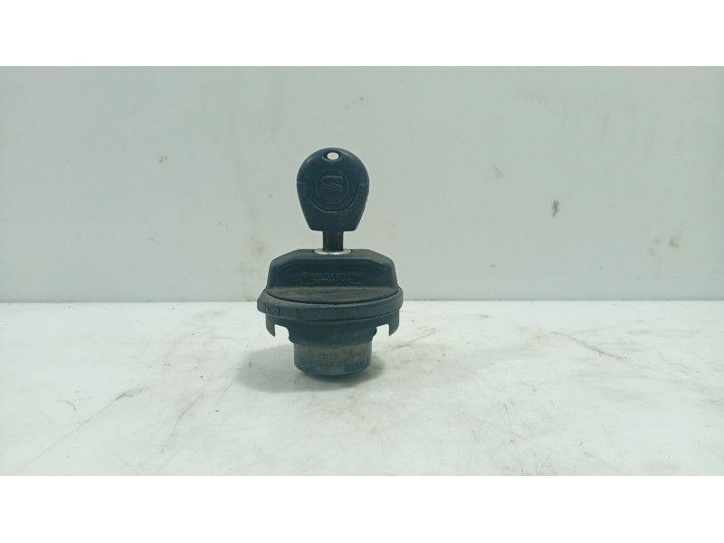 Recambio de tapon combustible para seat ibiza iii (6l1) 1.4 16v referencia OEM IAM 1J0201550BM9B9  