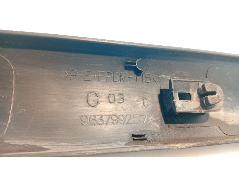 Recambio de moldura para citroën c3 i (fc_, fn_) 1.4 hdi referencia OEM IAM   