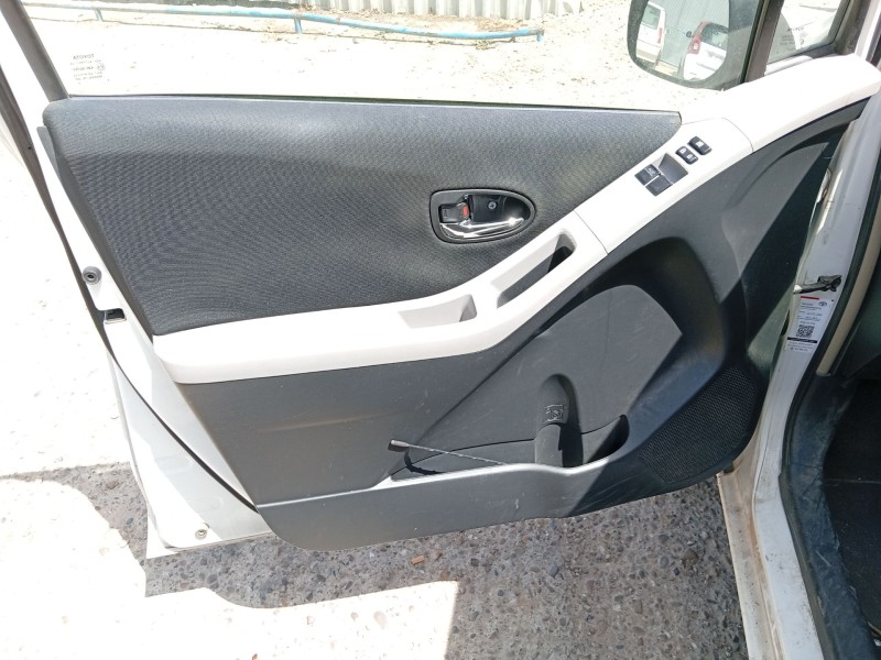 toyota yaris (_p9_) del año 2010