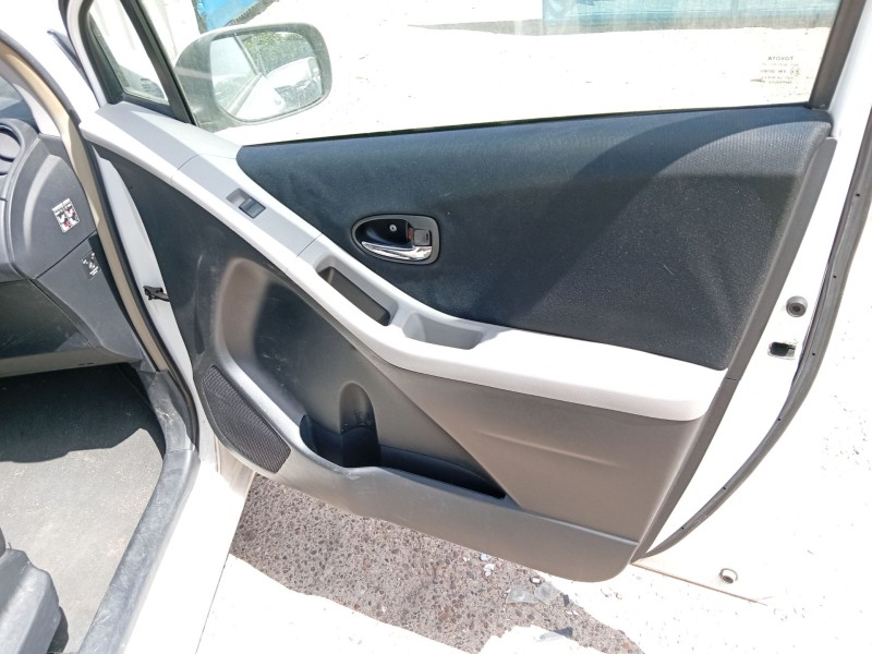 toyota yaris (_p9_) del año 2010