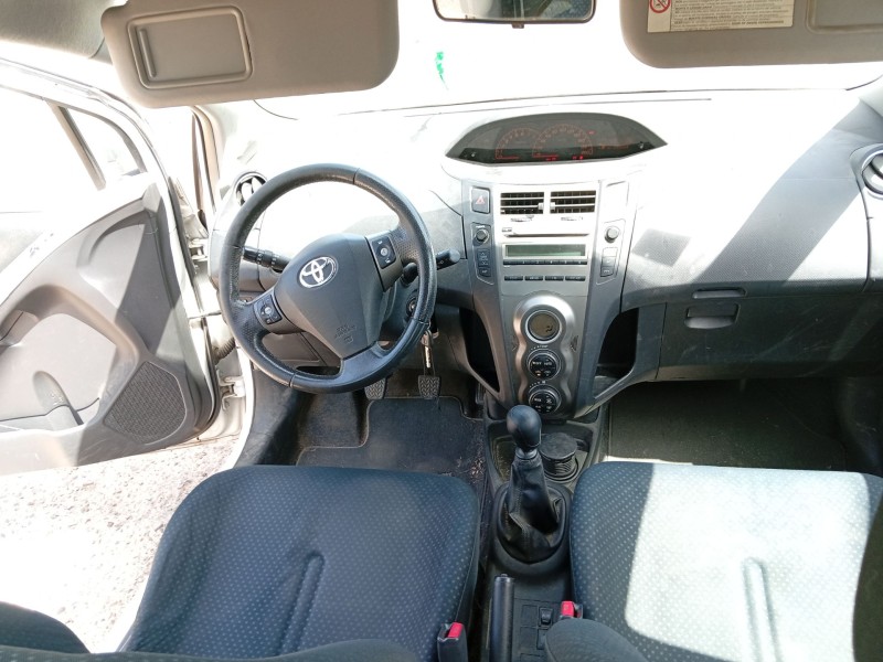 toyota yaris (_p9_) del año 2010