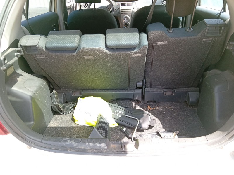 toyota yaris (_p9_) del año 2010