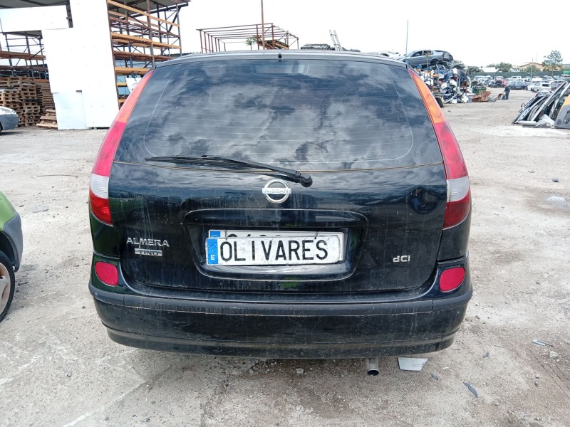 nissan almera tino (v10) del año 2004
