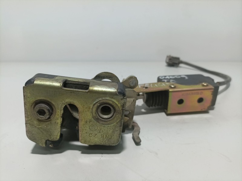 Recambio de cerradura puerta trasera derecha para skoda felicia berlina ( 791) glx referencia OEM IAM 6U0837014  
