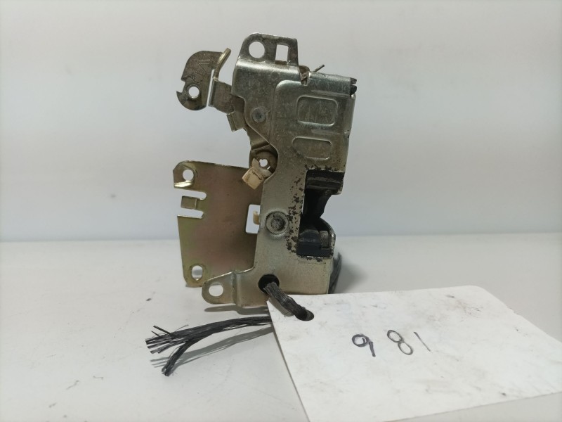 Recambio de cerradura puerta delantera derecha para dacia logan 1.4 cat referencia OEM IAM 8200213917  