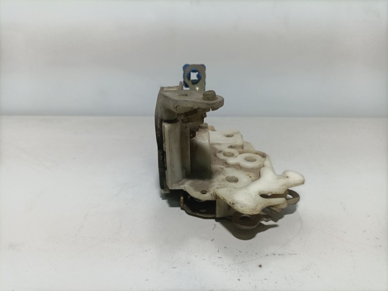 Recambio de cerradura puerta delantera derecha para nissan serena (c23m) 2.3 diesel referencia OEM IAM 8055261801  