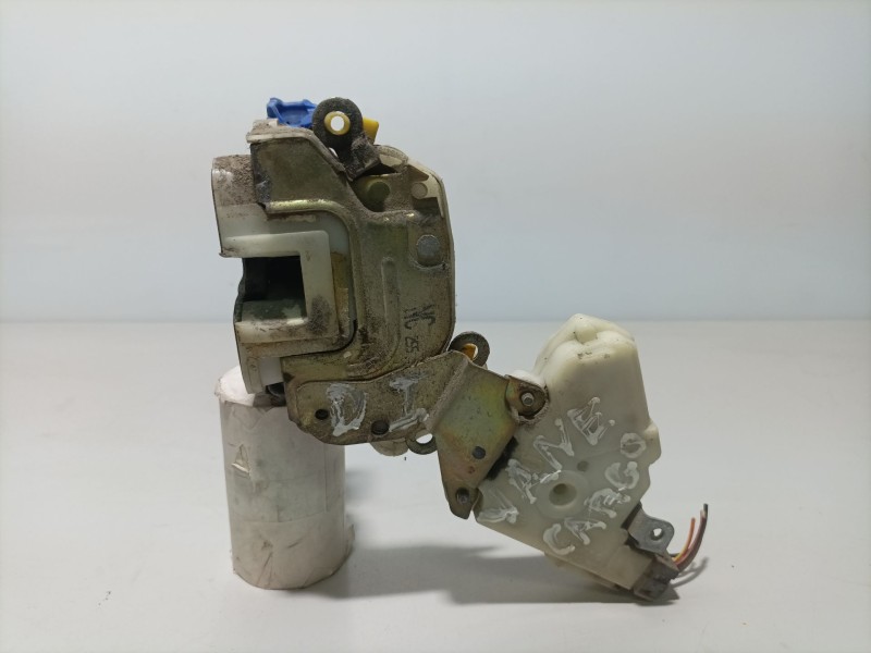 Recambio de cerradura puerta delantera izquierda para nissan vanette cargo 2.3 diesel referencia OEM IAM 8055361u06  