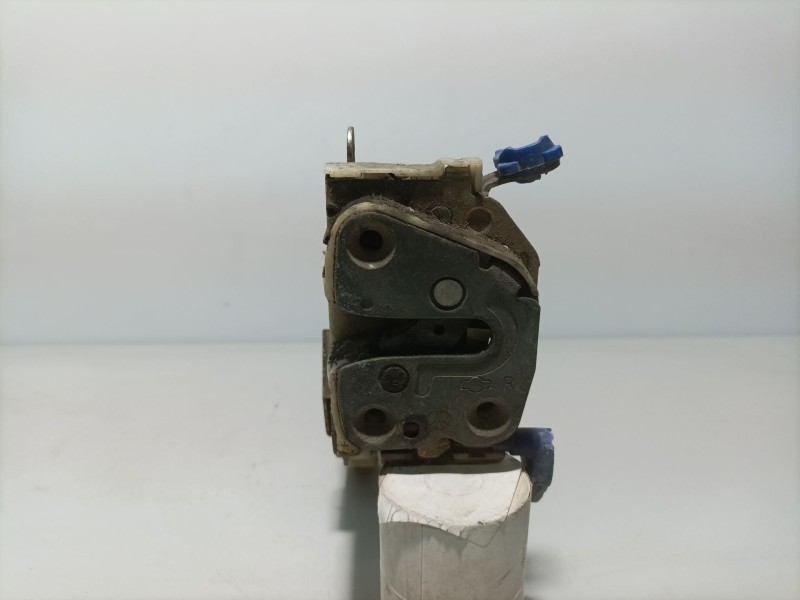 Recambio de cerradura puerta delantera derecha para nissan vanette cargo 2.3 diesel referencia OEM IAM 8055261u01  