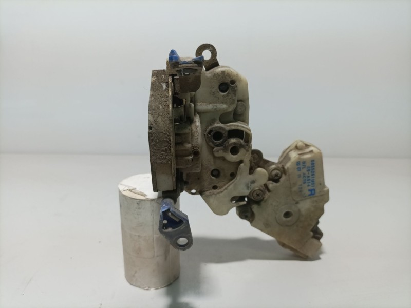 Recambio de cerradura puerta delantera derecha para nissan vanette cargo 2.3 diesel referencia OEM IAM 8055261u01  