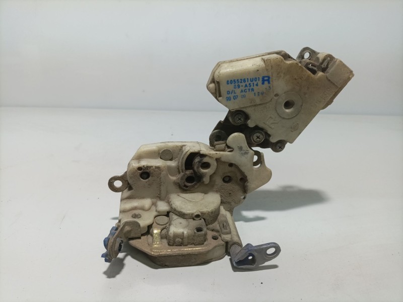 Recambio de cerradura puerta delantera derecha para nissan vanette cargo 2.3 diesel referencia OEM IAM 8055261u01  