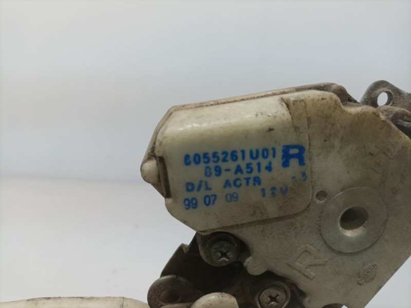 Recambio de cerradura puerta delantera derecha para nissan vanette cargo 2.3 diesel referencia OEM IAM 8055261u01  