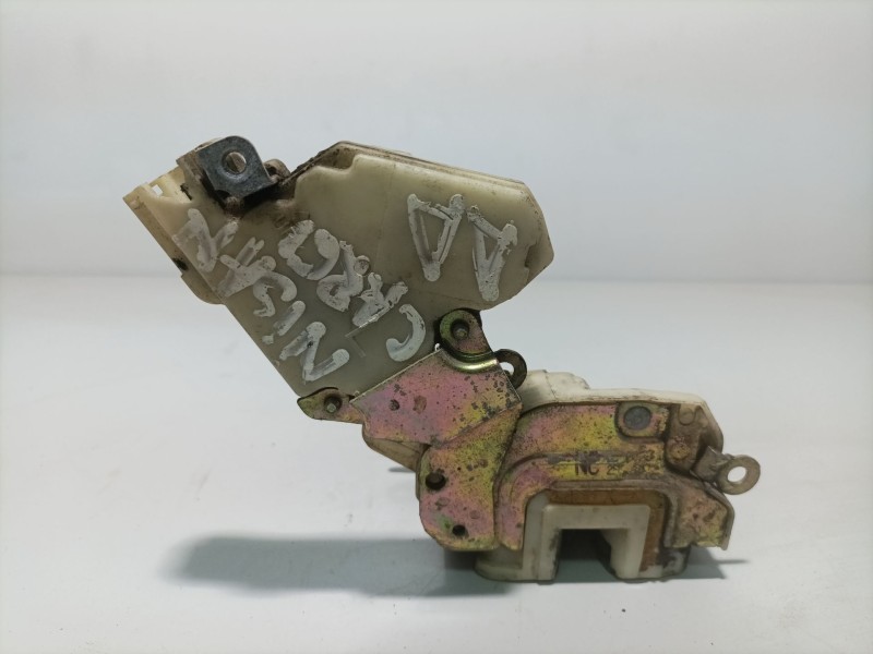 Recambio de cerradura puerta delantera derecha para nissan vanette cargo 2.3 diesel referencia OEM IAM 8055261u01  