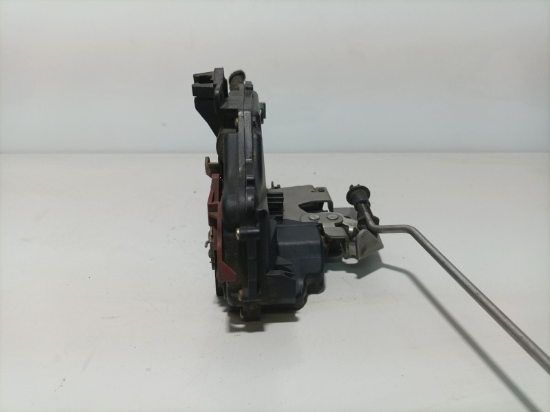 Recambio de cerradura puerta delantera derecha para audi a4 berlina (8e) referencia OEM IAM 8e1837016c  