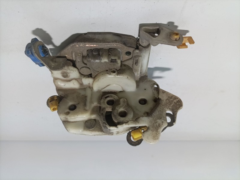 Recambio de cerradura puerta delantera izquierda para nissan serena (c23m) 2.3 diesel referencia OEM IAM 8055361U06  