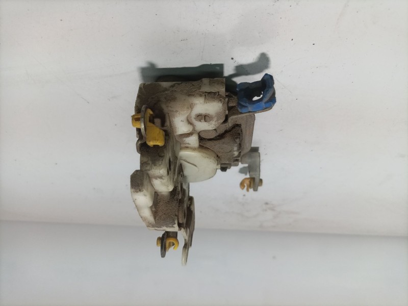 Recambio de cerradura puerta delantera izquierda para nissan serena (c23m) 2.3 diesel referencia OEM IAM 8055361U06  