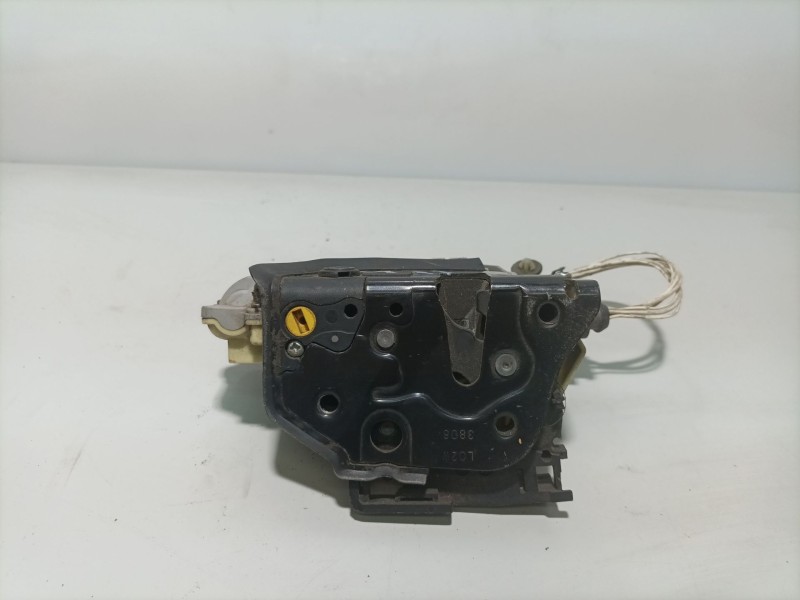 Recambio de cerradura puerta trasera izquierda para volkswagen passat berlina (3c2) referencia OEM IAM 3C4839015A  