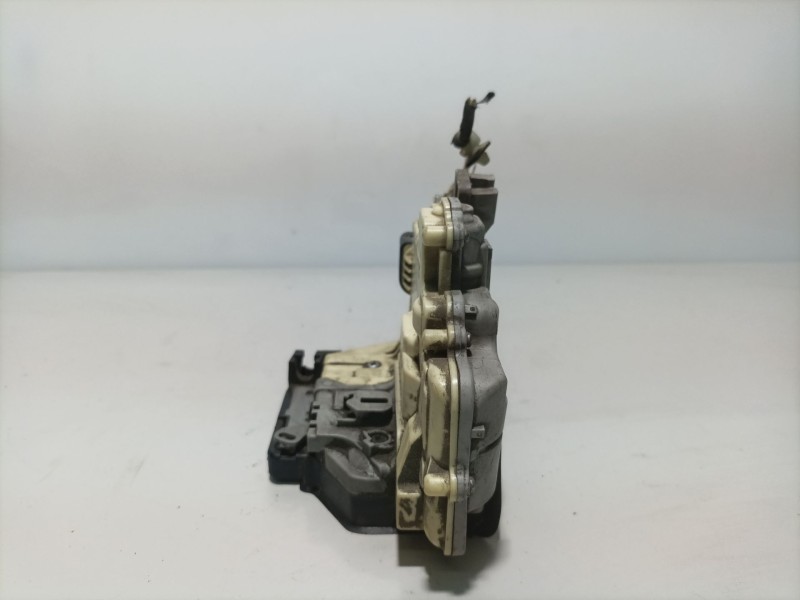 Recambio de cerradura puerta trasera izquierda para volkswagen passat berlina (3c2) referencia OEM IAM 3C4839015A  