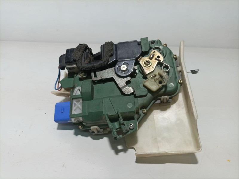 Recambio de cerradura puerta trasera izquierda para volkswagen polo (9n1) match referencia OEM IAM 3B4839016AG  