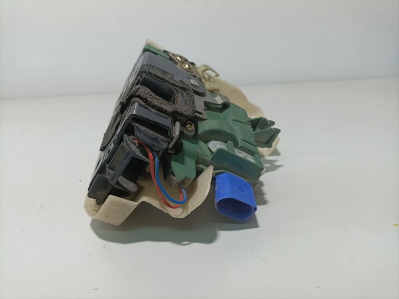 Recambio de cerradura puerta trasera izquierda para volkswagen polo (9n1) match referencia OEM IAM 3B4839016AG  
