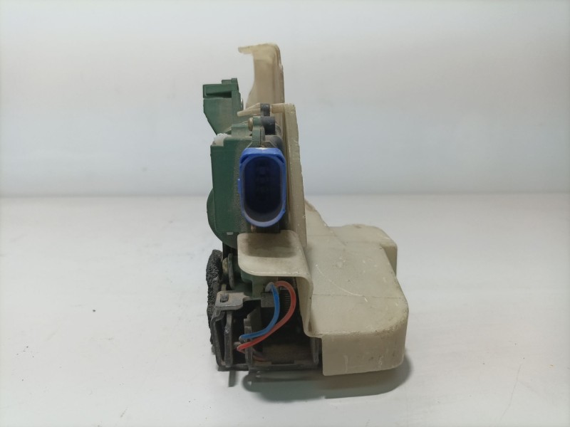 Recambio de cerradura puerta trasera izquierda para volkswagen polo (9n1) match referencia OEM IAM 3B4839016AG  