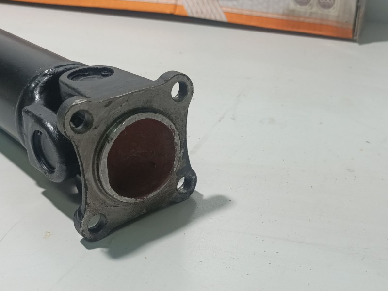 Recambio de cardan delantero para nissan serena c23m referencia OEM IAM TN-62-2300  