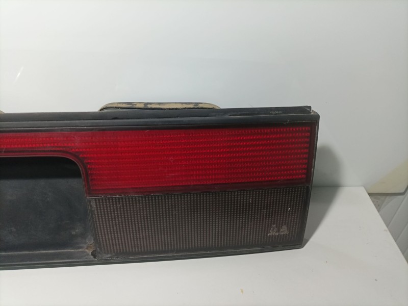 Recambio de piloto trasero central para renault 21 berlina (b/l48) referencia OEM IAM 7700792915  