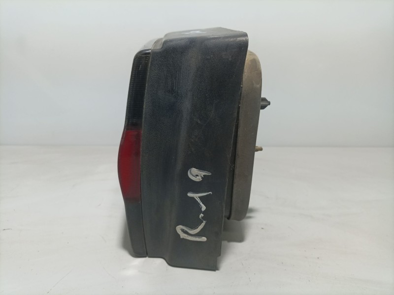 Recambio de piloto trasero izquierdo para renault 19 hatchback (b/c53) referencia OEM IAM   