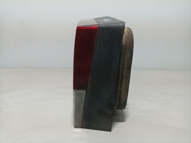 Recambio de piloto trasero izquierdo para renault 19 hatchback (b/c53) referencia OEM IAM ptir19hb  