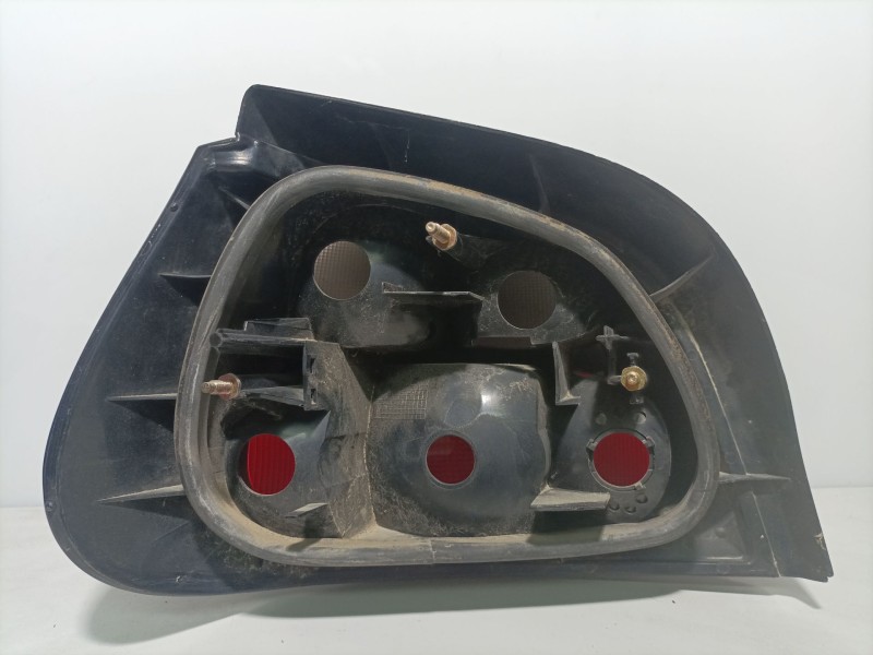 Recambio de piloto trasero derecho para renault megane i berlina hatchback (ba0) referencia OEM IAM 7701040646  