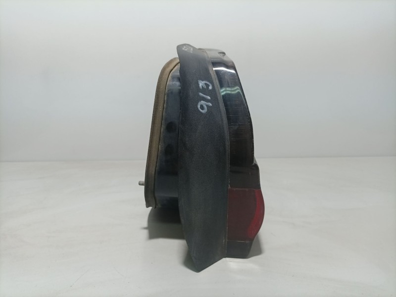 Recambio de piloto trasero derecho para renault 19 hatchback (b/c53) 1.8 cat referencia OEM IAM   