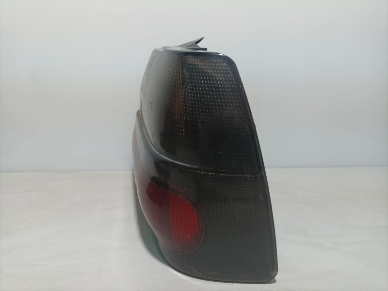 Recambio de piloto trasero derecho para renault 19 hatchback (b/c53) 1.8 cat referencia OEM IAM   