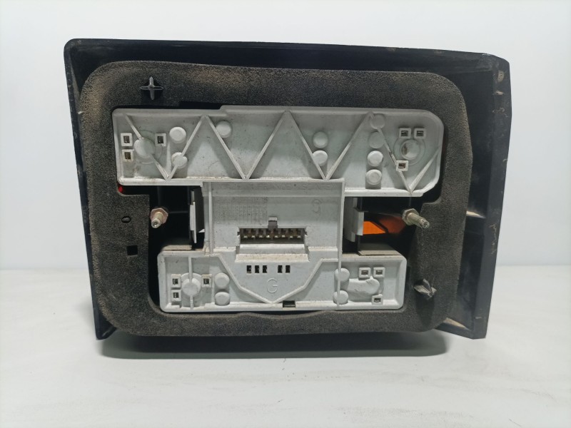 Recambio de piloto trasero izquierdo para renault 19 hatchback (b/c53) referencia OEM IAM ptir19  