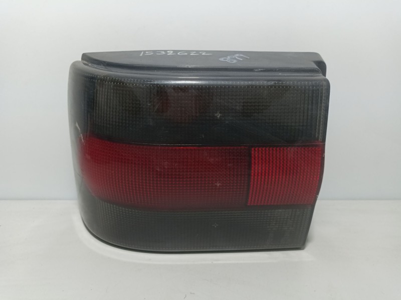 Recambio de piloto trasero izquierdo para renault 19 hatchback (b/c53) referencia OEM IAM   